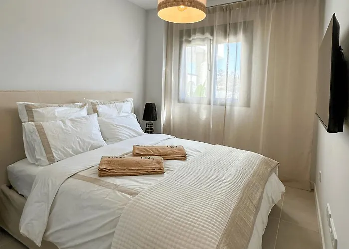 La Perla De Aranya Apartment